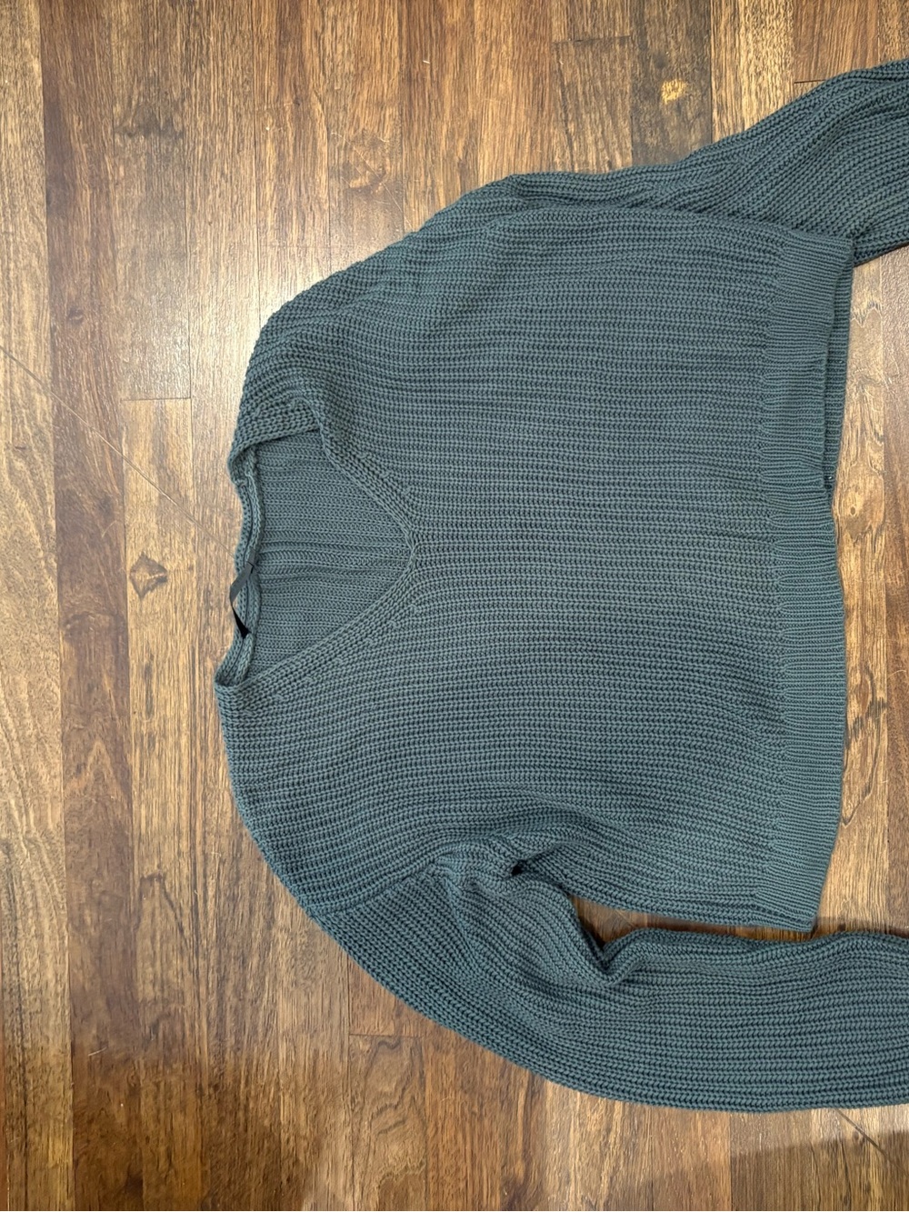 Jenni Kayne cotton v neck crop sweater